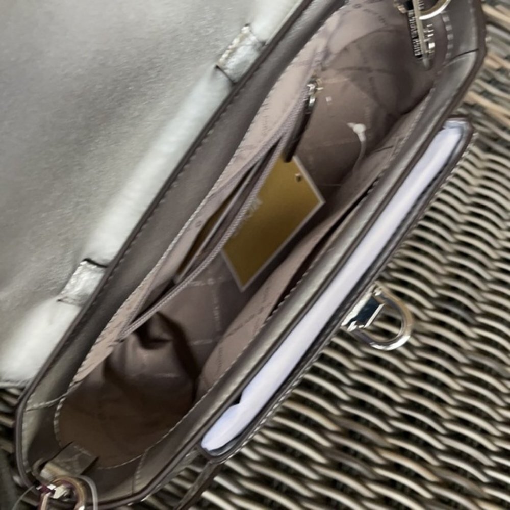 Michael Kors Manhattan Medium School Satchel - Picture 9 of 16